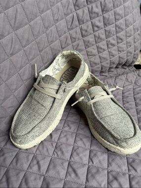 Hey Dude Iron Gray Wendy Blend Linen Slip-On Loafers/Low Top Moccasin Women's 7